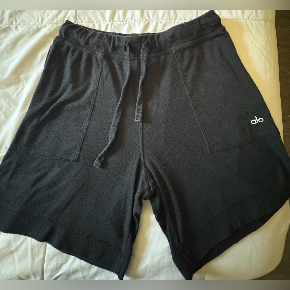 ALO Yoga Men's Charcoal Athletic Shorts
